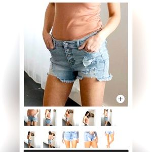 KanCan denim button fly distressed shorts, size 5/27.